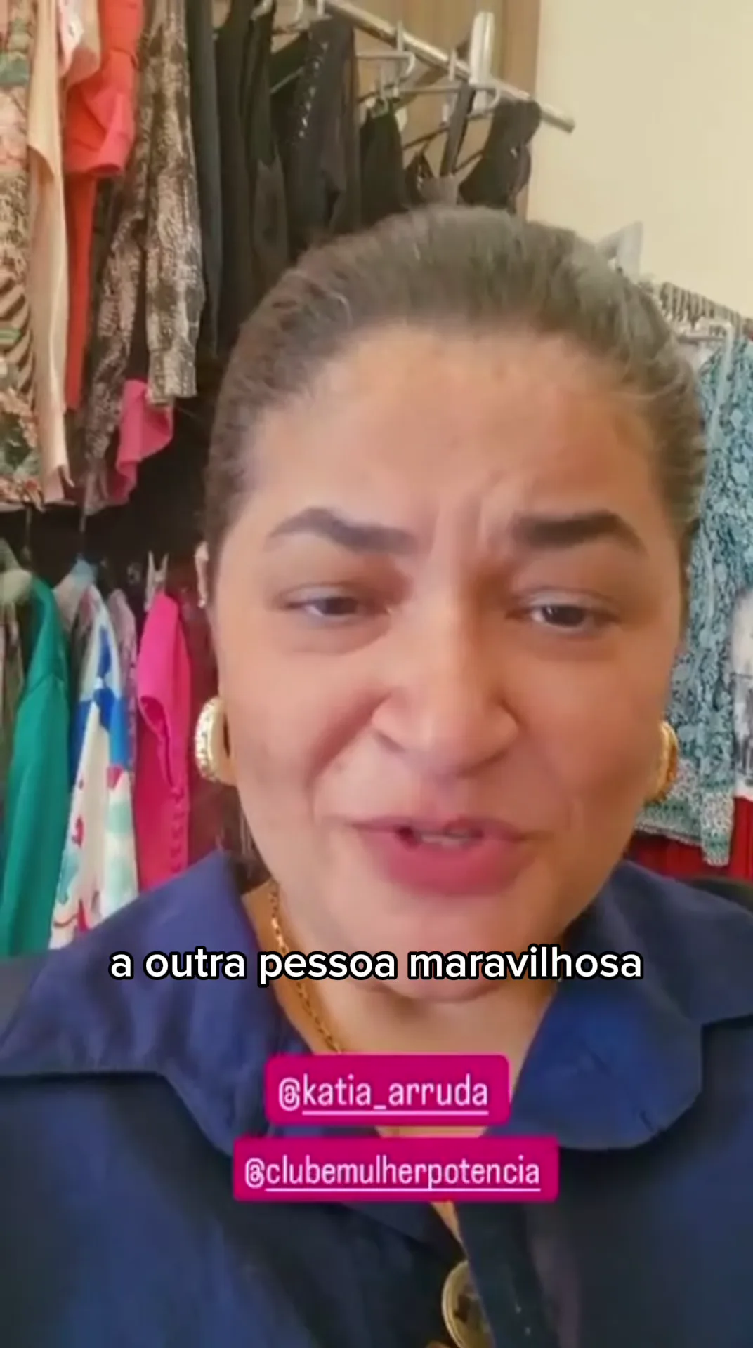 Participante compartilhando sua experiência no Mulher Potência